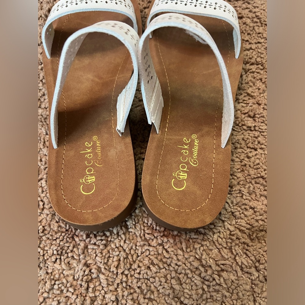 EUC - Cupcake Couture slip on sandals white size 3 - worn twice - Picture 3 of 5